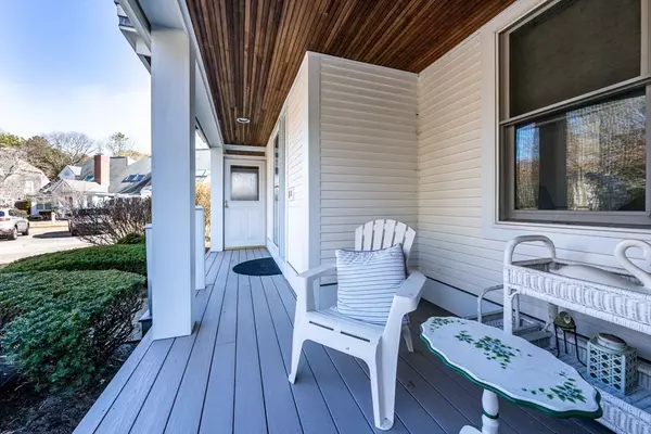 Mashpee, MA 02649,4 Bob White Crescent #4