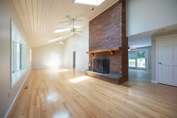 Seekonk, MA 02771,420 Chestnut St