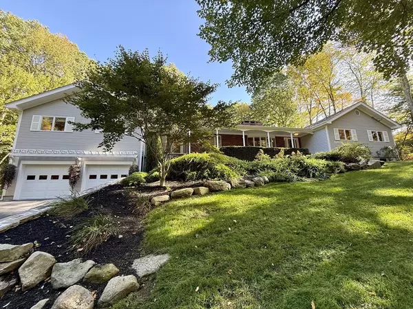 420 Chestnut St, Seekonk, MA 02771