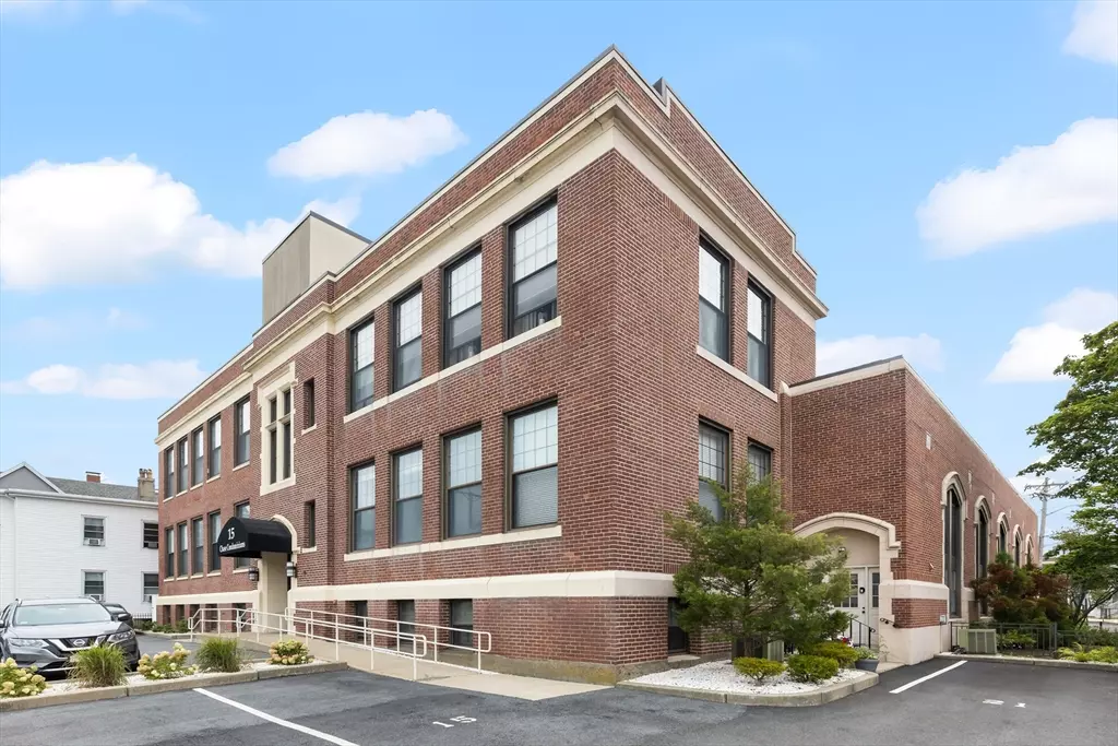 Winthrop, MA 02152,15 Ocean Ave #105