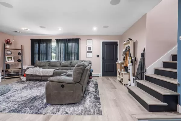 Somerset, MA 02726,604 Lafayette