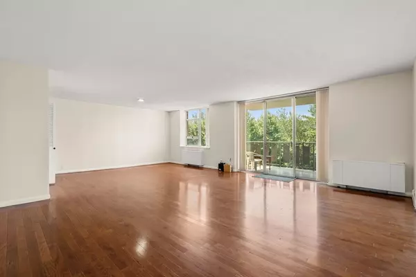 Newton, MA 02467,280 Boylston St #415