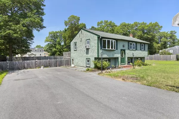 Carver, MA 02330,8 Cornish Street
