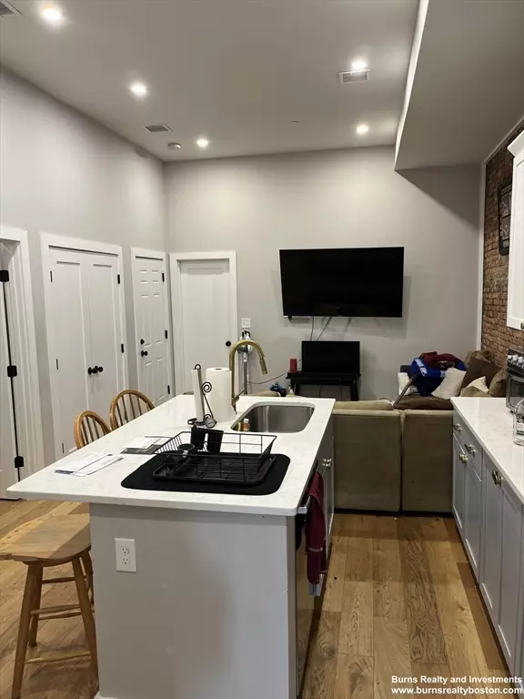 Boston, MA 02127,536 E Broadway #1