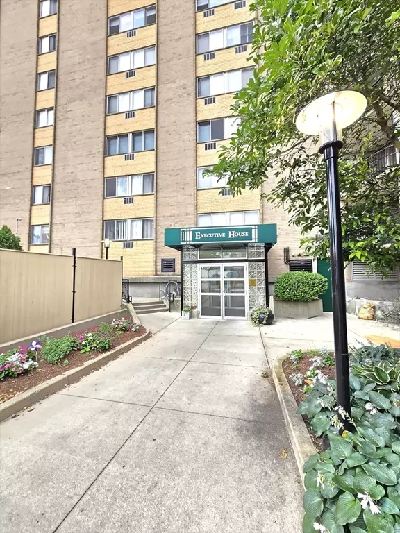 Quincy, MA 02169,1025 Hancock St #13A