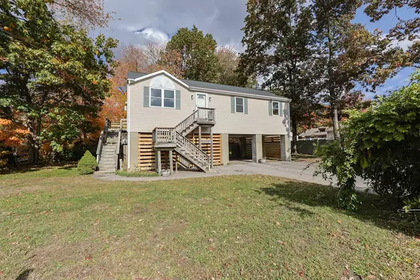 5 E Public St, Freetown, MA 02702