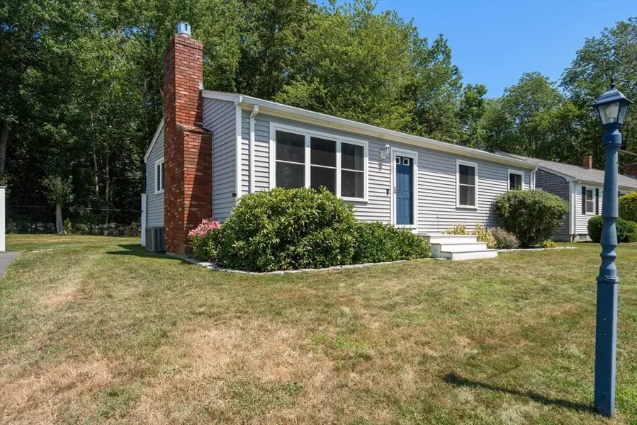 106 Laurelwood Dr, New Bedford, MA 02745