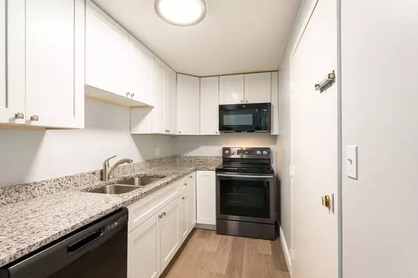 Derry, NH 03038,1 Silvestri Circle #20