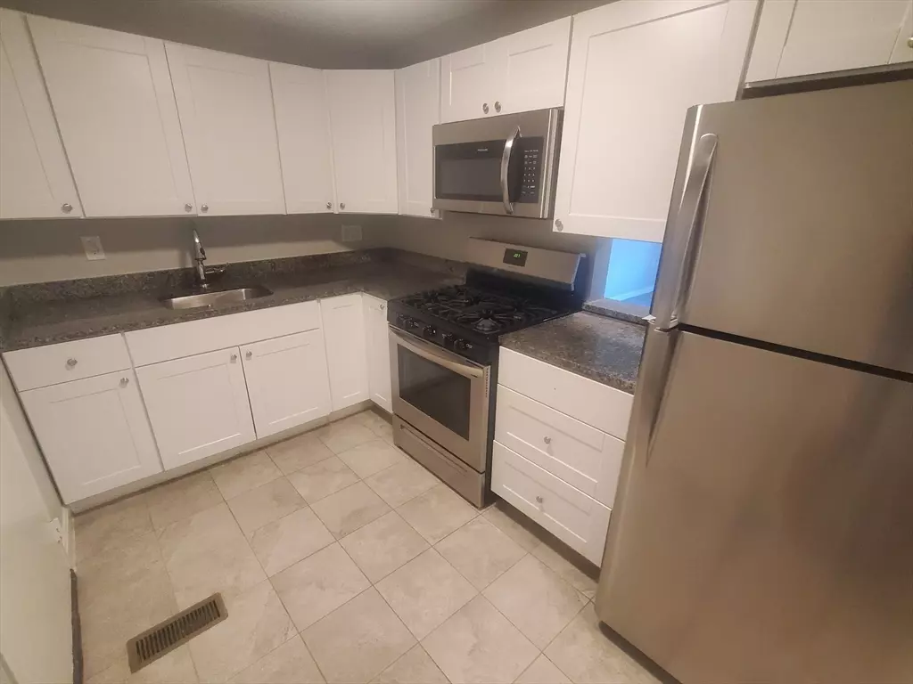 Norwood, MA 02062,55 David Terrace #18