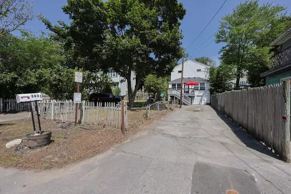 Dracut, MA 01826,363 Tyngsboro Rd