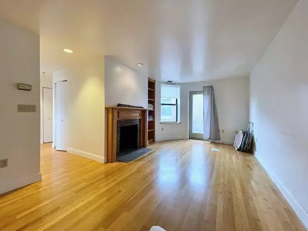 Boston, MA 02115,102 Gainsborough #406E