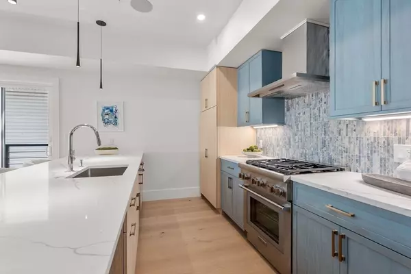 Boston, MA 02127,527 East 7th Street #3