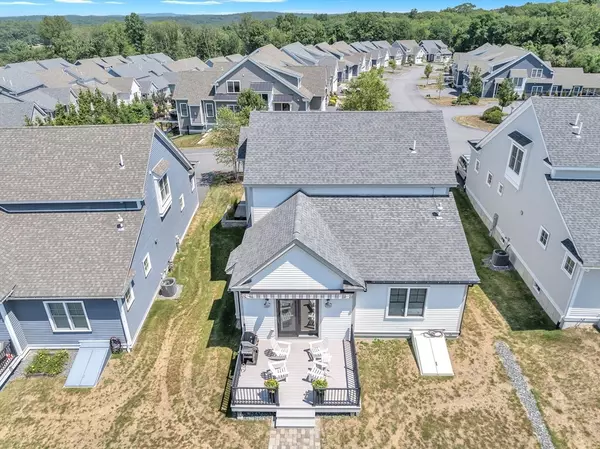 Hopkinton, MA 01748,7 Weston Lane #7