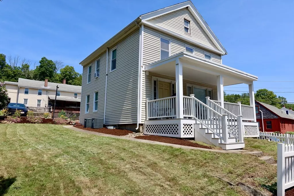 Sturbridge, MA 01518,598 Main St