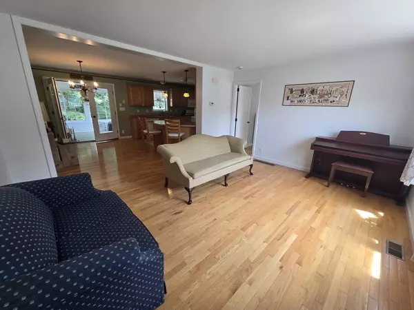 East Bridgewater, MA 02333,10 Mountain Ash Rd #10