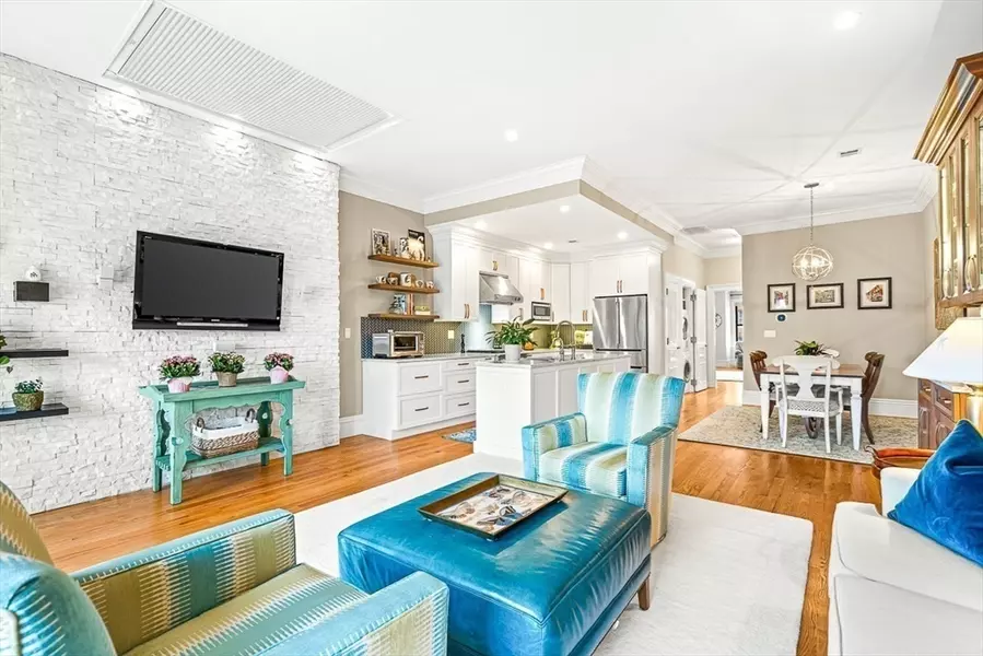 191 Beacon St #7, Boston, MA 02116