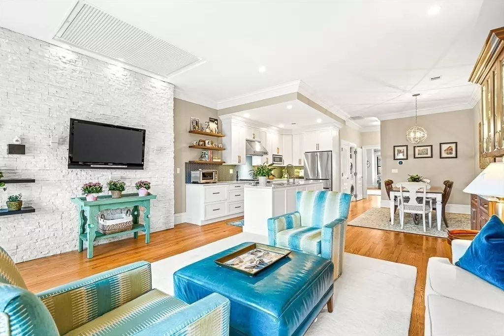 Boston, MA 02116,191 Beacon St #7