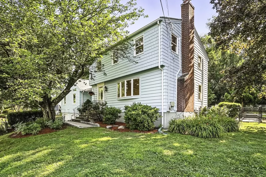 7 Kings Grant Rd, Westborough, MA 01581