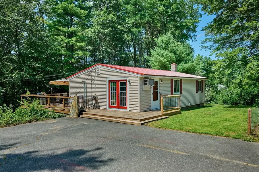 936 S Deerfield Rd, Conway, MA 01341