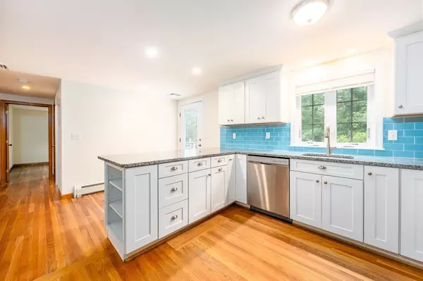 Dennis, MA 02638,121 S Yarmouth Rd