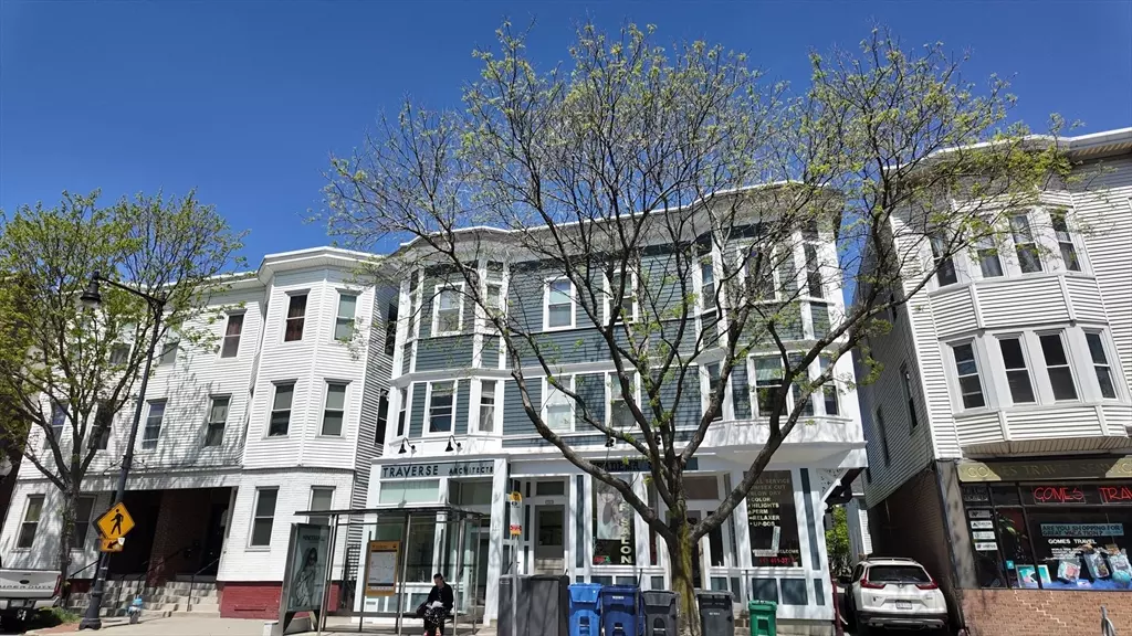 Cambridge, MA 02141,781/783 Cambridge St #1R