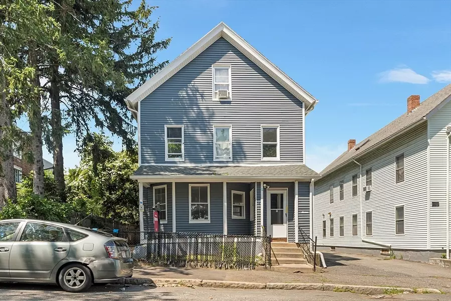 16 Coral St, Worcester, MA 01604
