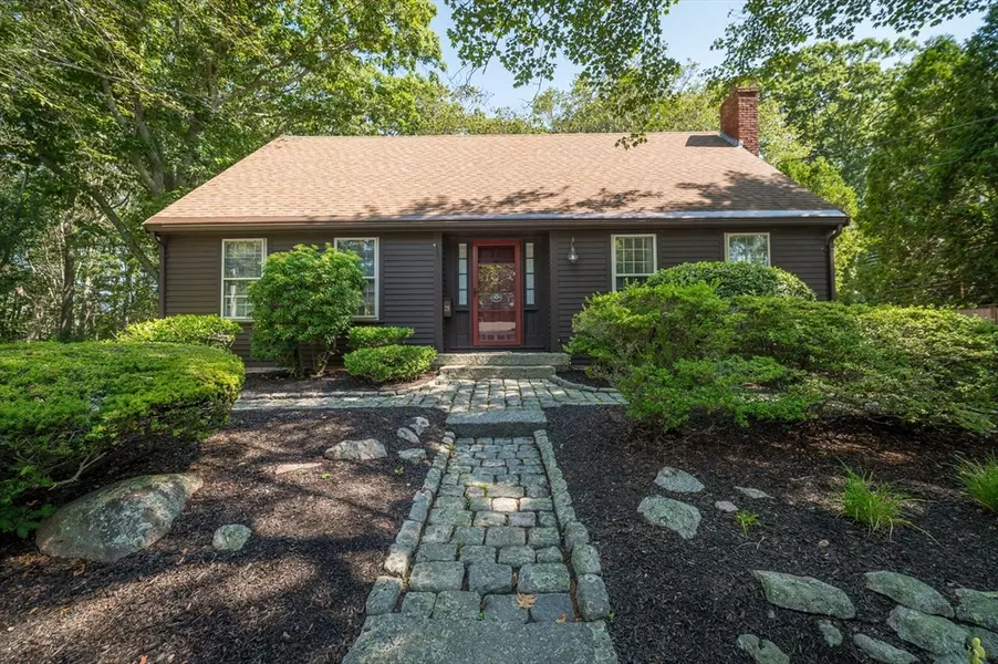 29 Summer St, Rockport, MA 01966
