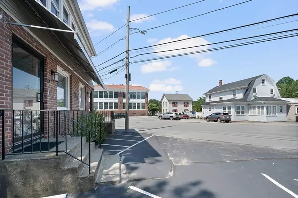 North Providence, RI 02911,15 Thomas St