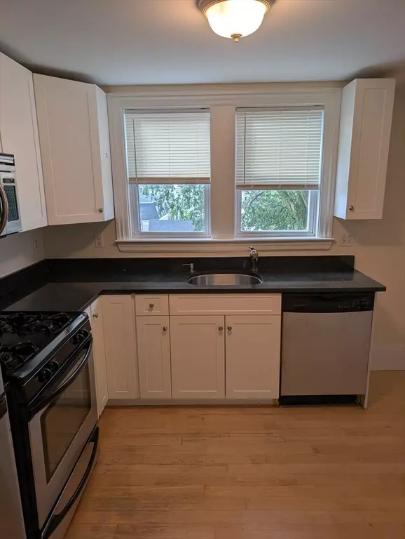 Somerville, MA 02145,4 Webster St #6