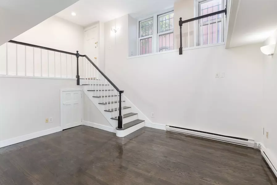 27 Anderson St #36, Boston, MA 02114