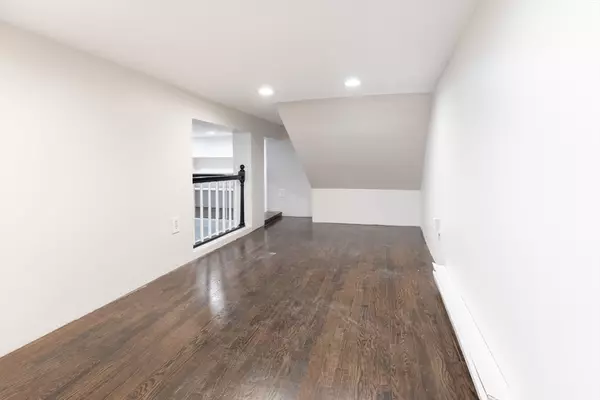 Boston, MA 02114,27 Anderson St #36