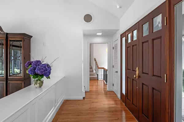 Marblehead, MA 01945,7 Ratlin Rd