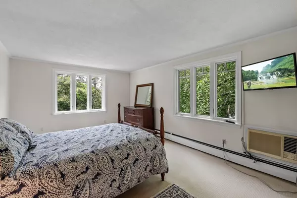 Marblehead, MA 01945,7 Ratlin Rd