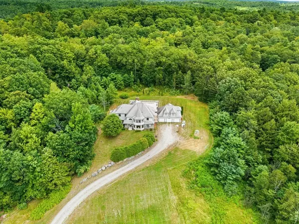 103 Renshaw Rd, Weare, NH 03281