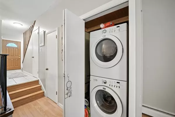 Agawam, MA 01001,140 C Autumn Street #C