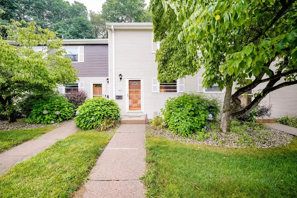 Agawam, MA 01001,140 C Autumn Street #C