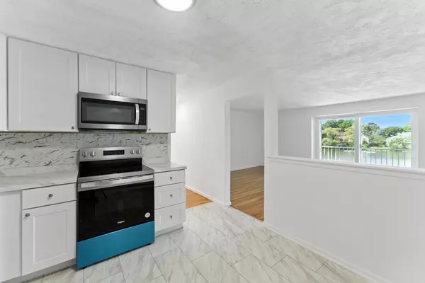Arlington, MA 02474,30 Hamilton Road #304