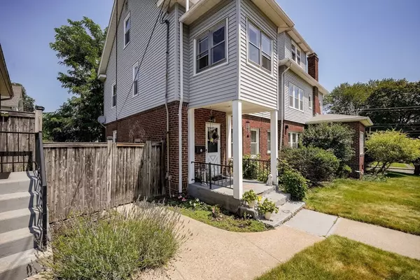 Holyoke, MA 01040,437-439 Hillside Ave