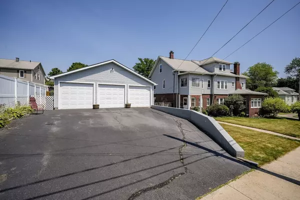 Holyoke, MA 01040,437-439 Hillside Ave