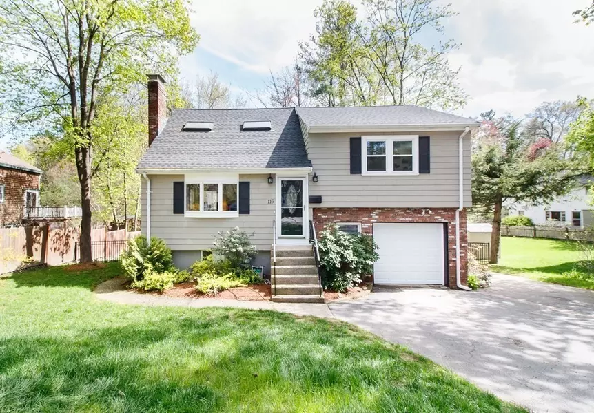 116 Manor Ave, Wellesley, MA 02482