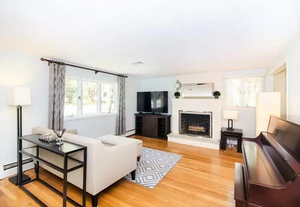 Wellesley, MA 02482,116 Manor Ave
