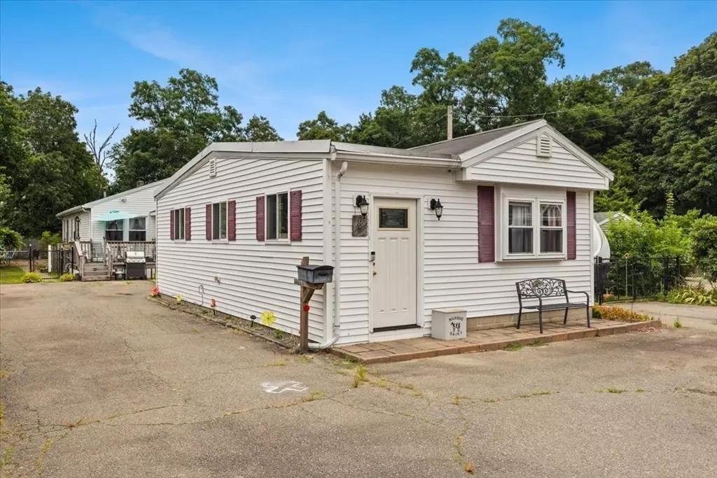 Taunton, MA 02780,36 Garfield St
