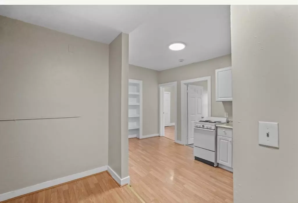 Worcester, MA 01608,24 Charlton Street #11