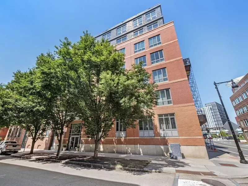17 Otis St #201, Cambridge, MA 02141