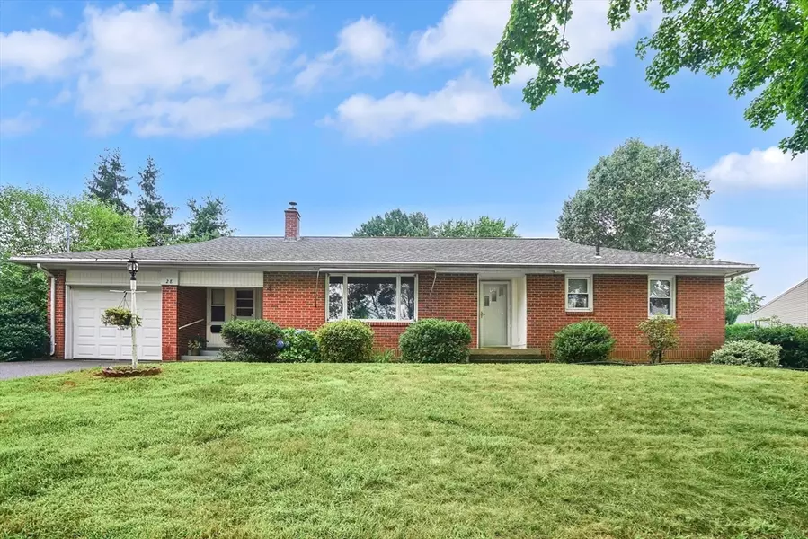 28 Dayton St, Springfield, MA 01118