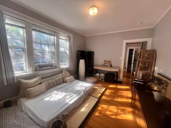 Cambridge, MA 02139,285 Harvard St #404