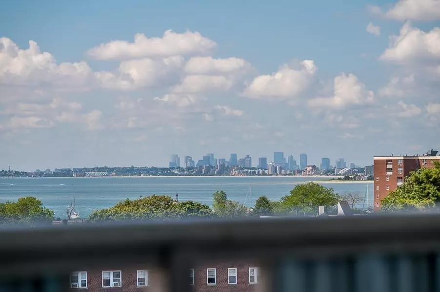 300 Lynn Shore Dr #701, Lynn, MA 01902