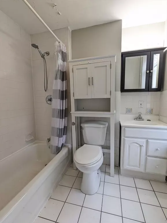 Cambridge, MA 02139,219 Green Street #2