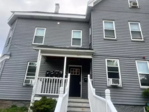 240 Crescent St #3, Waltham, MA 02453