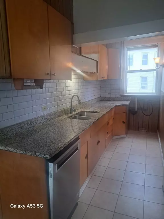Worcester, MA 01603,98 Brookline St #2